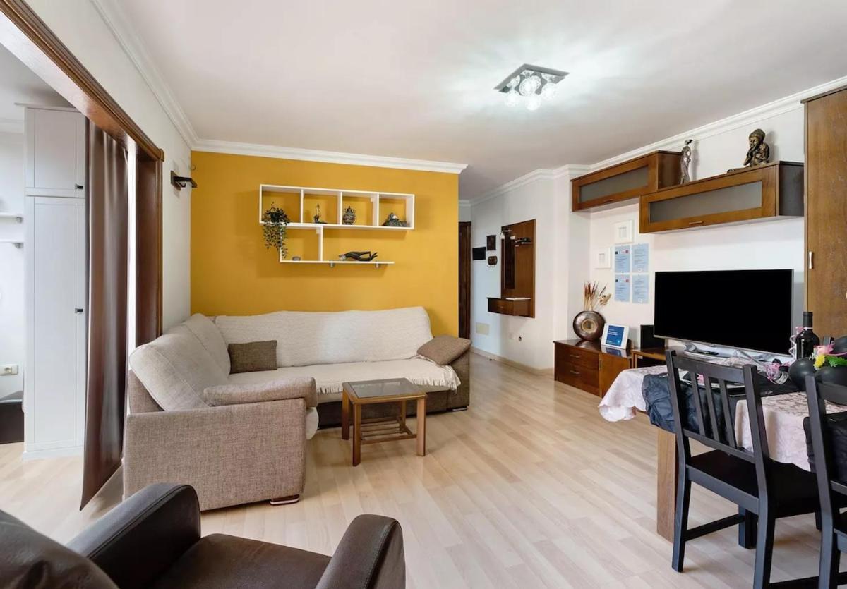 Apartment Frente Al Estadio Y Ramblas